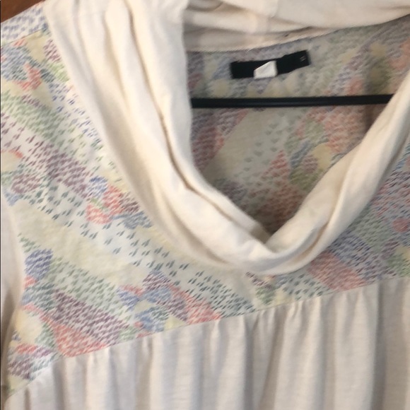 Flowy offwhite cowl neck top with pockets - Picture 2 of 7
